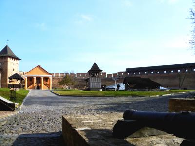 Общий вид двора Луцкого замка